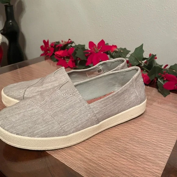 TOMS Avalon Slip Ons - Picture 5 of 8